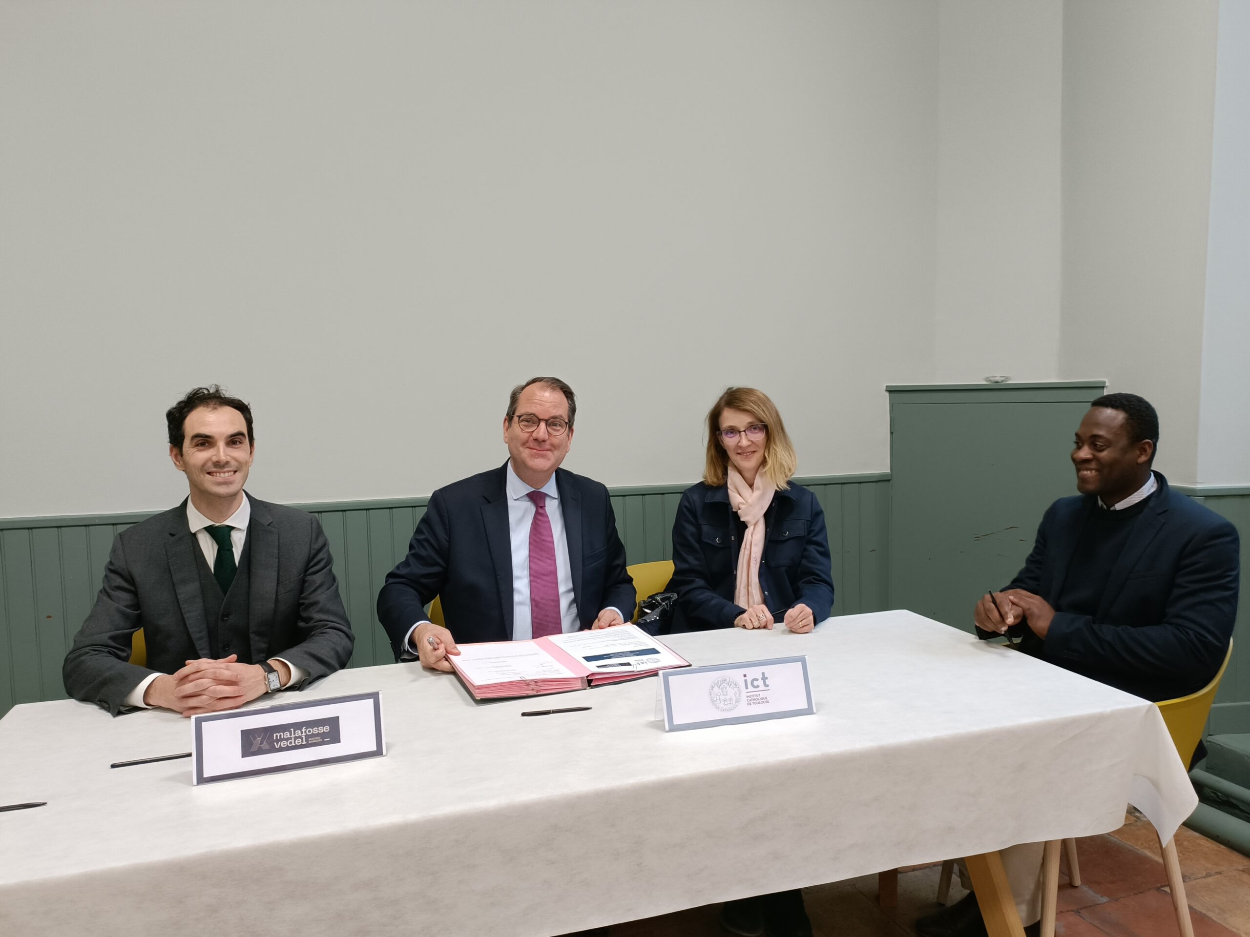 Signature d’un partenariat entre la faculté libre de droit et le cabinet d’avocats Malafosse-Vedel